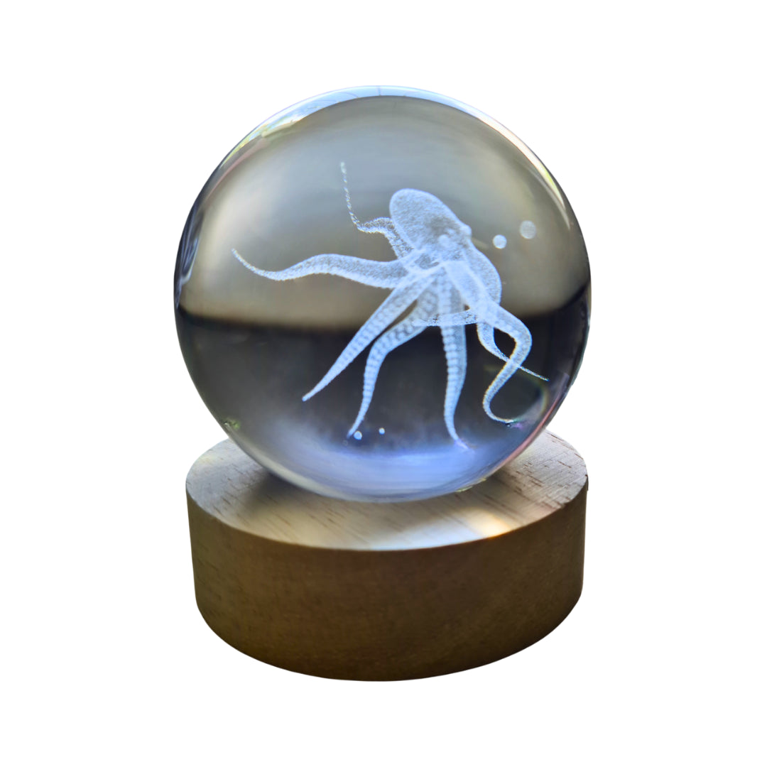 Small Crystal Ball Lamp with 3D Engraving and Luminous Base - Octopus