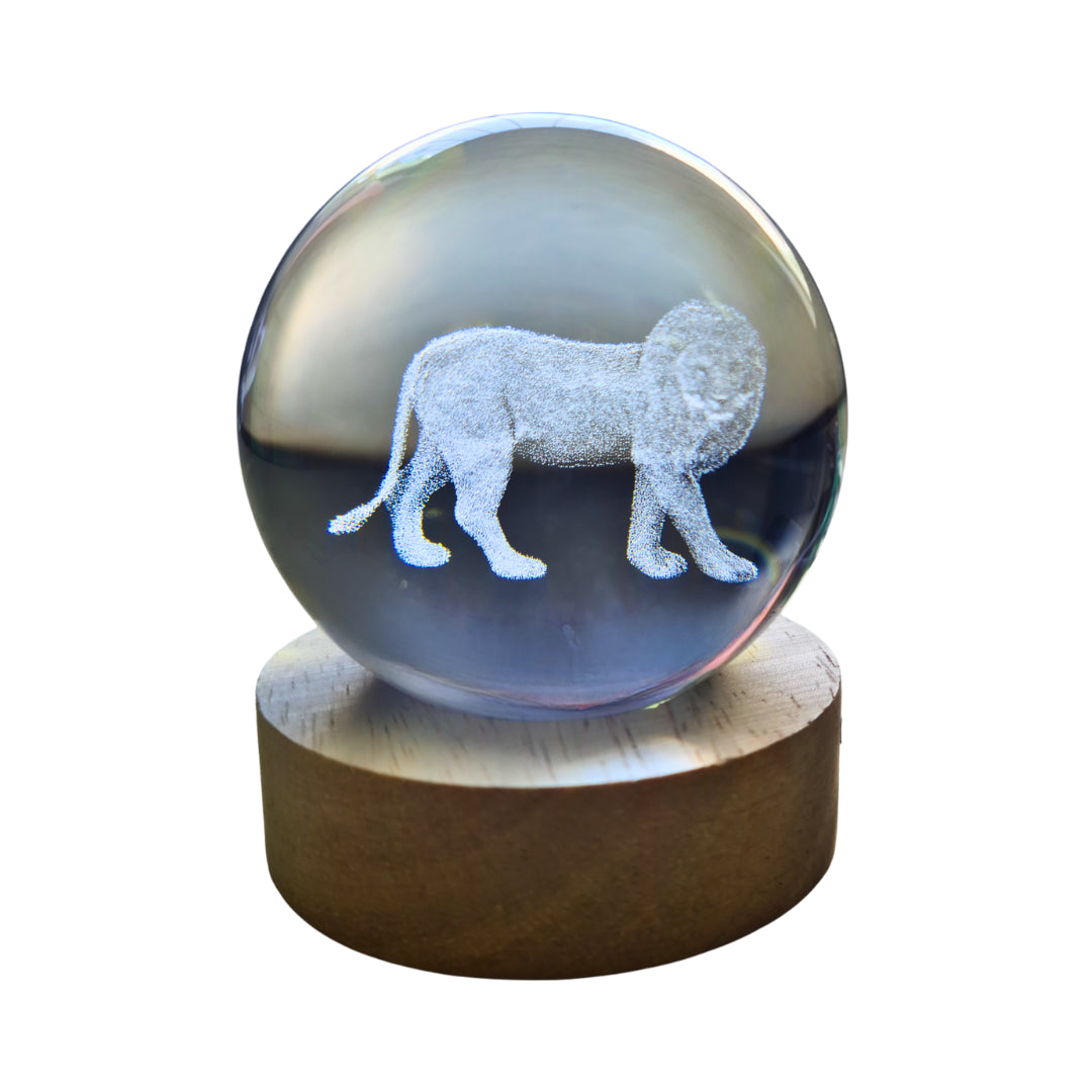 Small Crystal Ball Lamp with 3D Engraving and Luminous Base - Lion